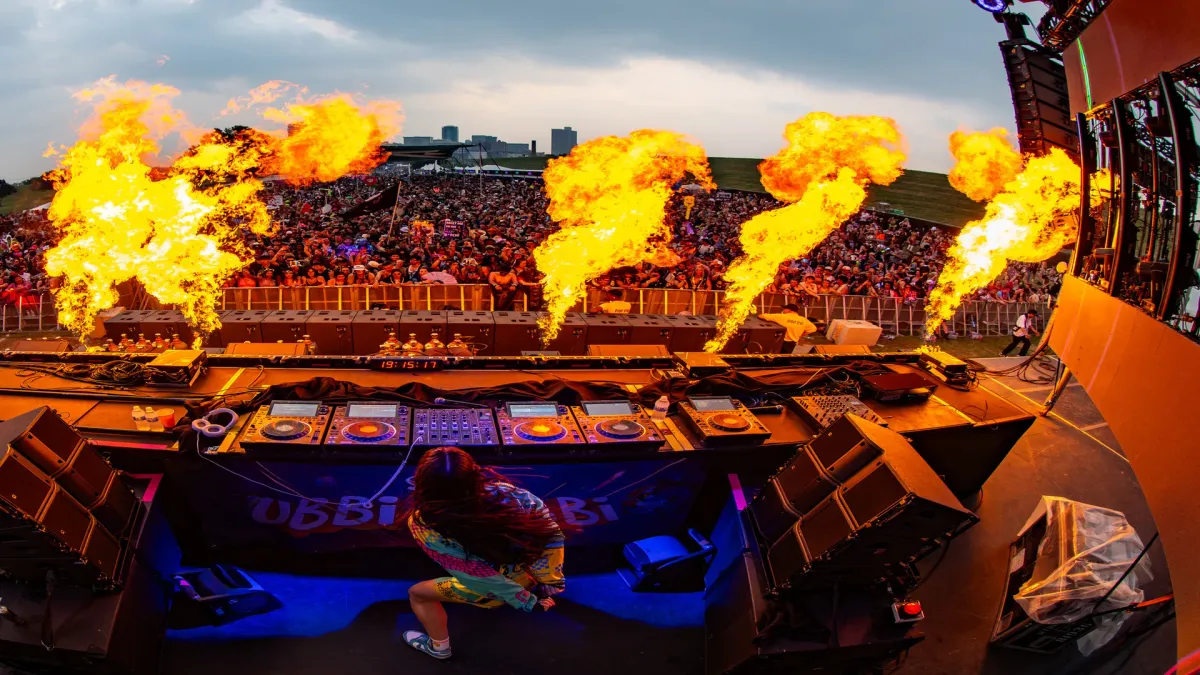 ALLEYCVT, AHEE, Dennett in Montr\u00e9al