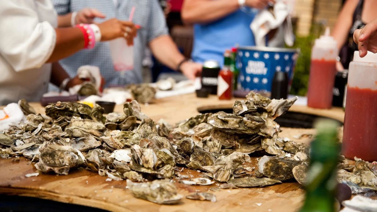 Free DIG 17A Oyster Roast