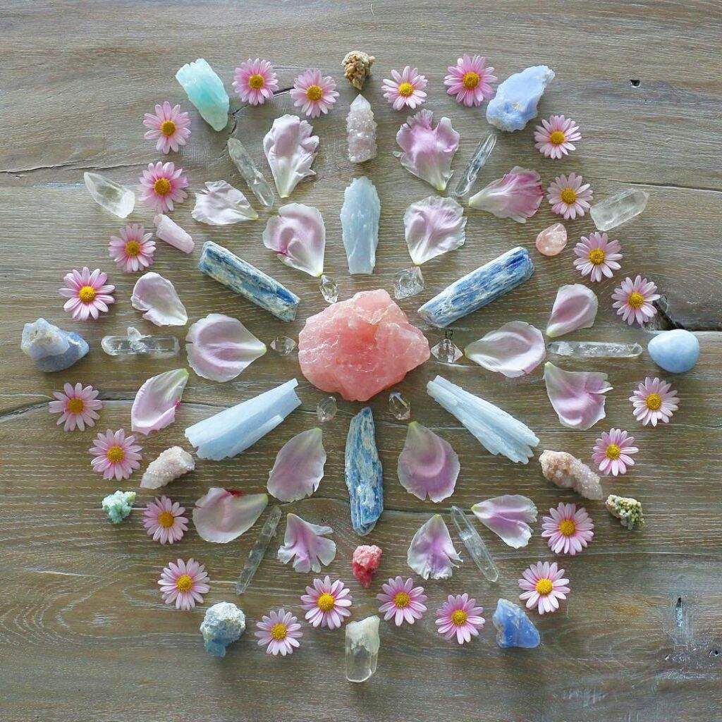 Creating a Crystal Grid $25 A how-to class covering uses, designs and ideas for your own Grid. 