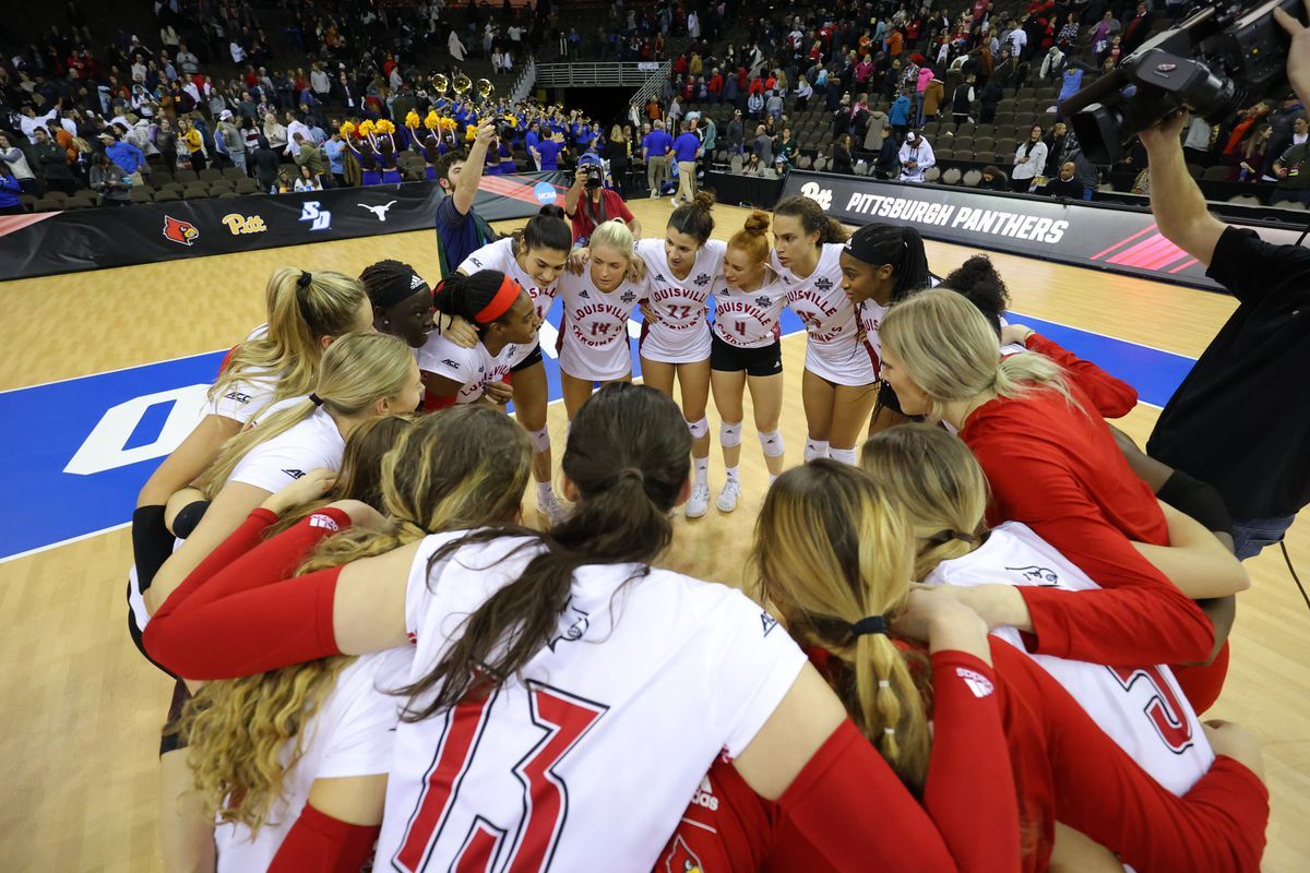 Louisville Cardinals at Pittsburgh Panthers Womens Volleyball