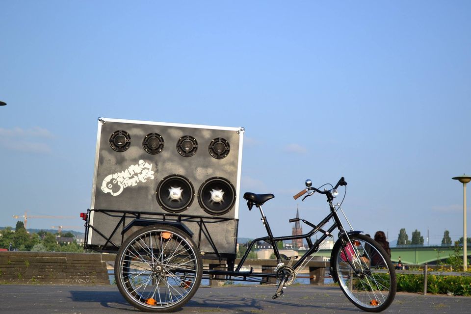 SOUNDBIKE feat. MoNkEyBiZNeSs Soundsystem