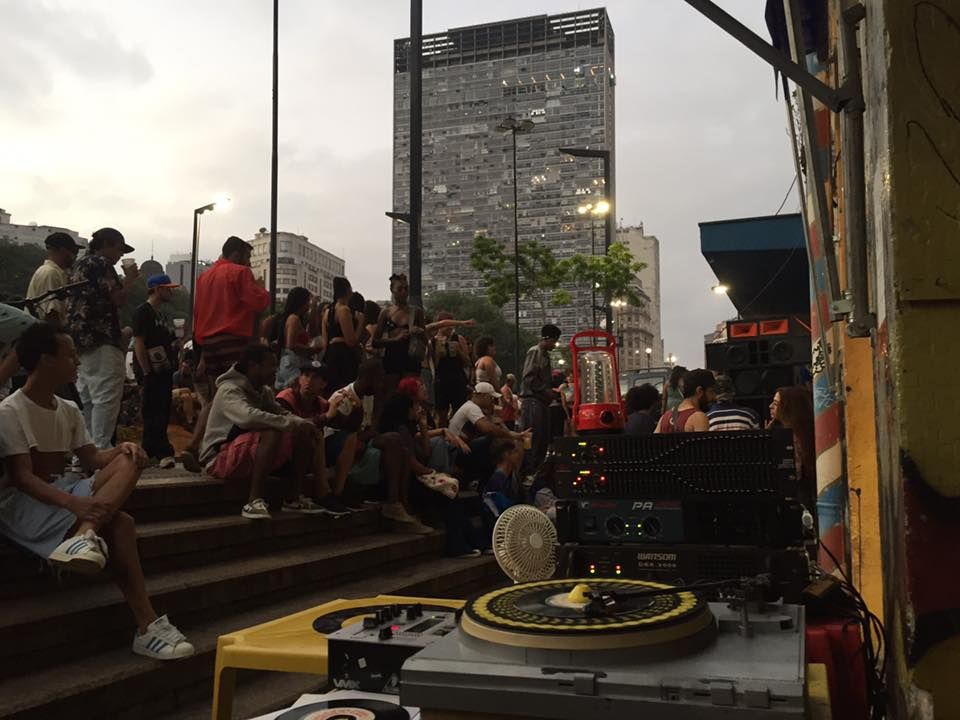 12 Horas de Reggae no Anhangabau (2 sistemas de som) Bar do Peba * ao lado da S\u00e3o Bento