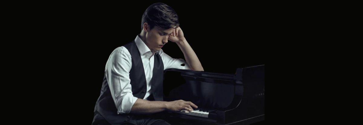 Jaeden Izik-Dzurko Plays Rachmaninoff