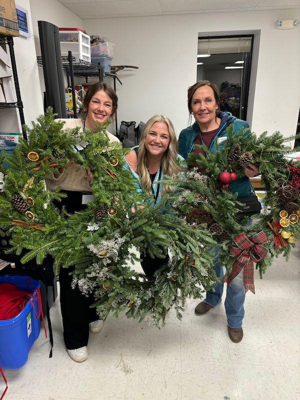 Holiday Wreath Decorating | Ages 12-Adult