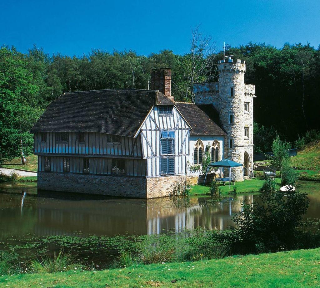 Sound Healing in the Castle on the Lake