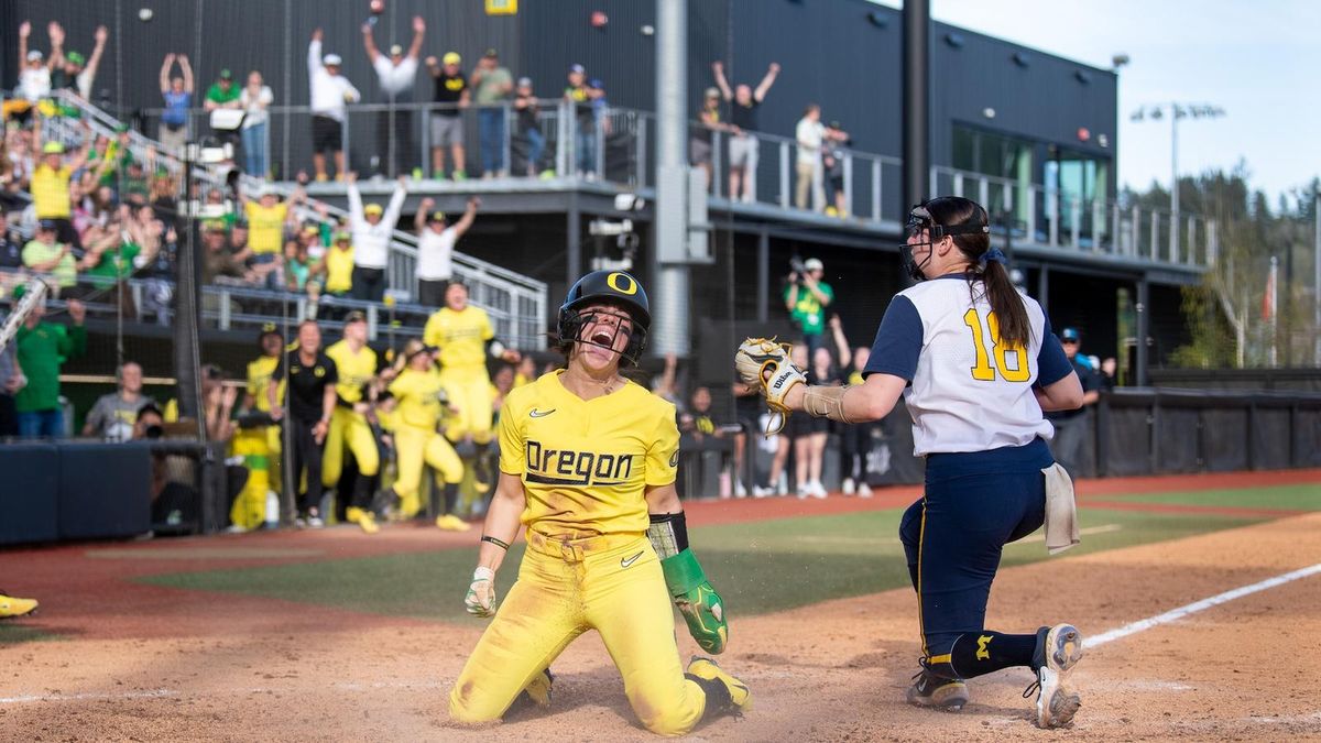 Parking Michigan Wolverines at Oregon Ducks Mens Basketball