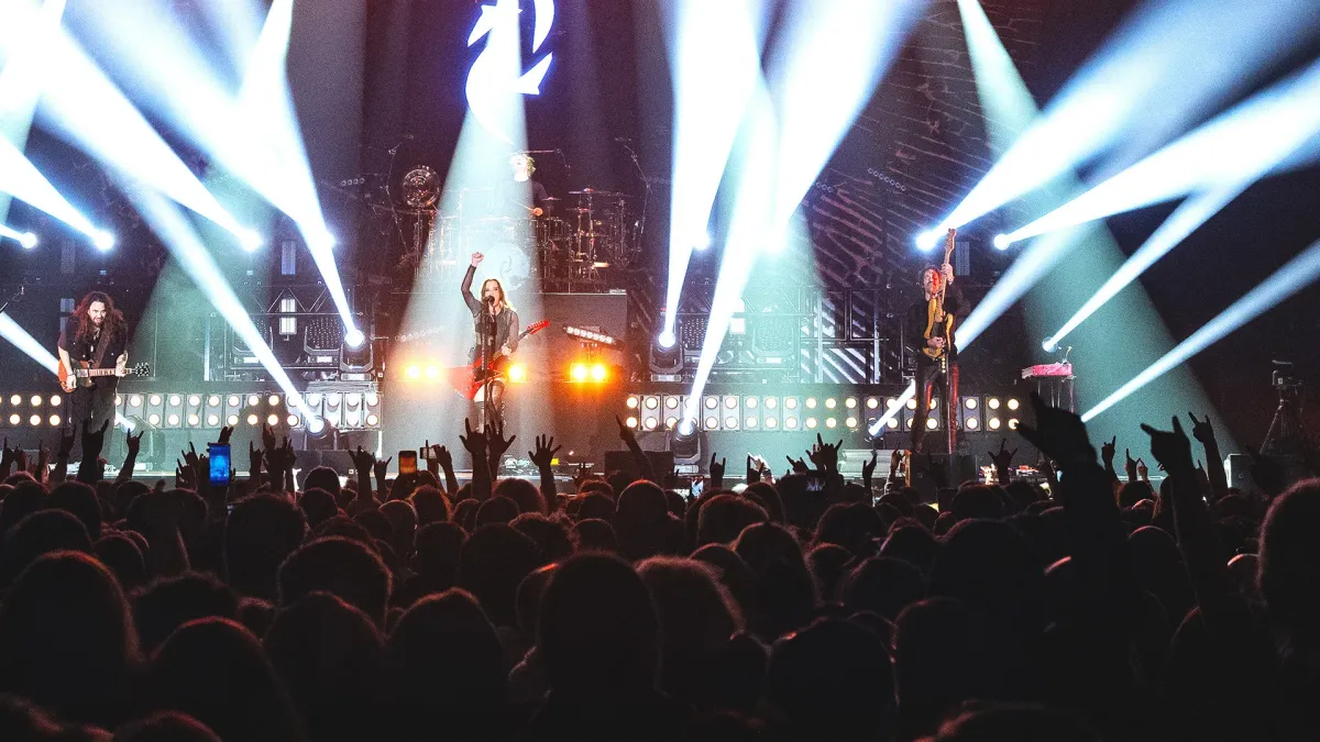 Halestorm, Lindsey Stirling, Apocalyptica in Cherokee