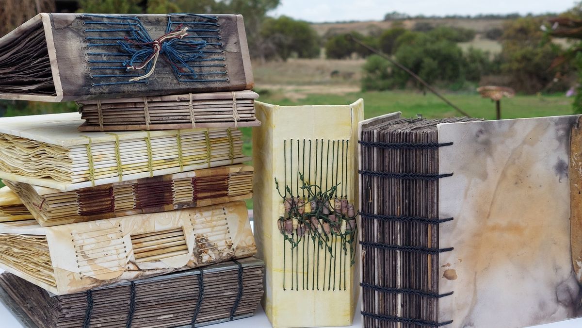 WORKSHOP | Natural Dying Paper (botanical print) & Book Binding