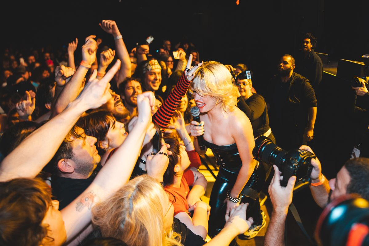 Amyl and The Sniffers at Roadrunner