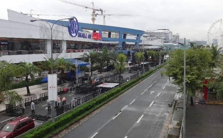 Sapakan sa SM MOA Seaside Boulevard