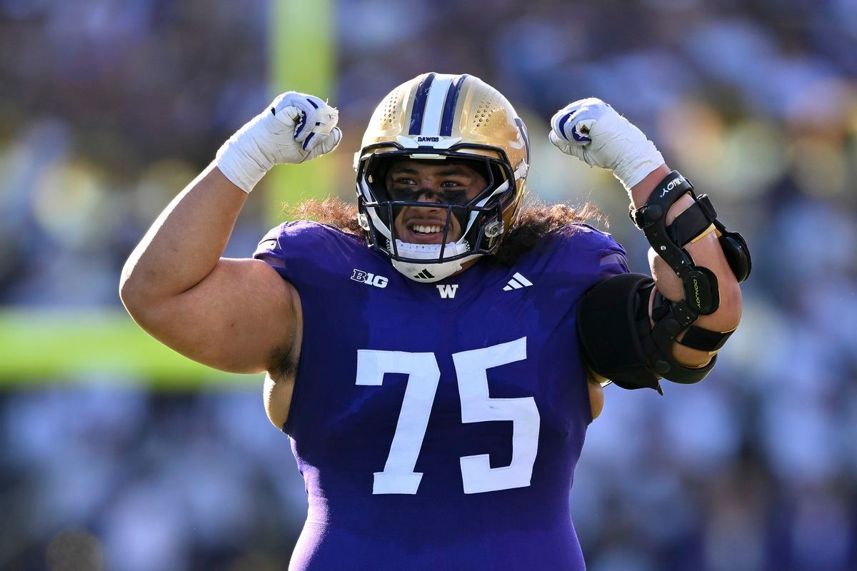 Rutgers Scarlet Knights at Washington Huskies Football at Husky Stadium-WA