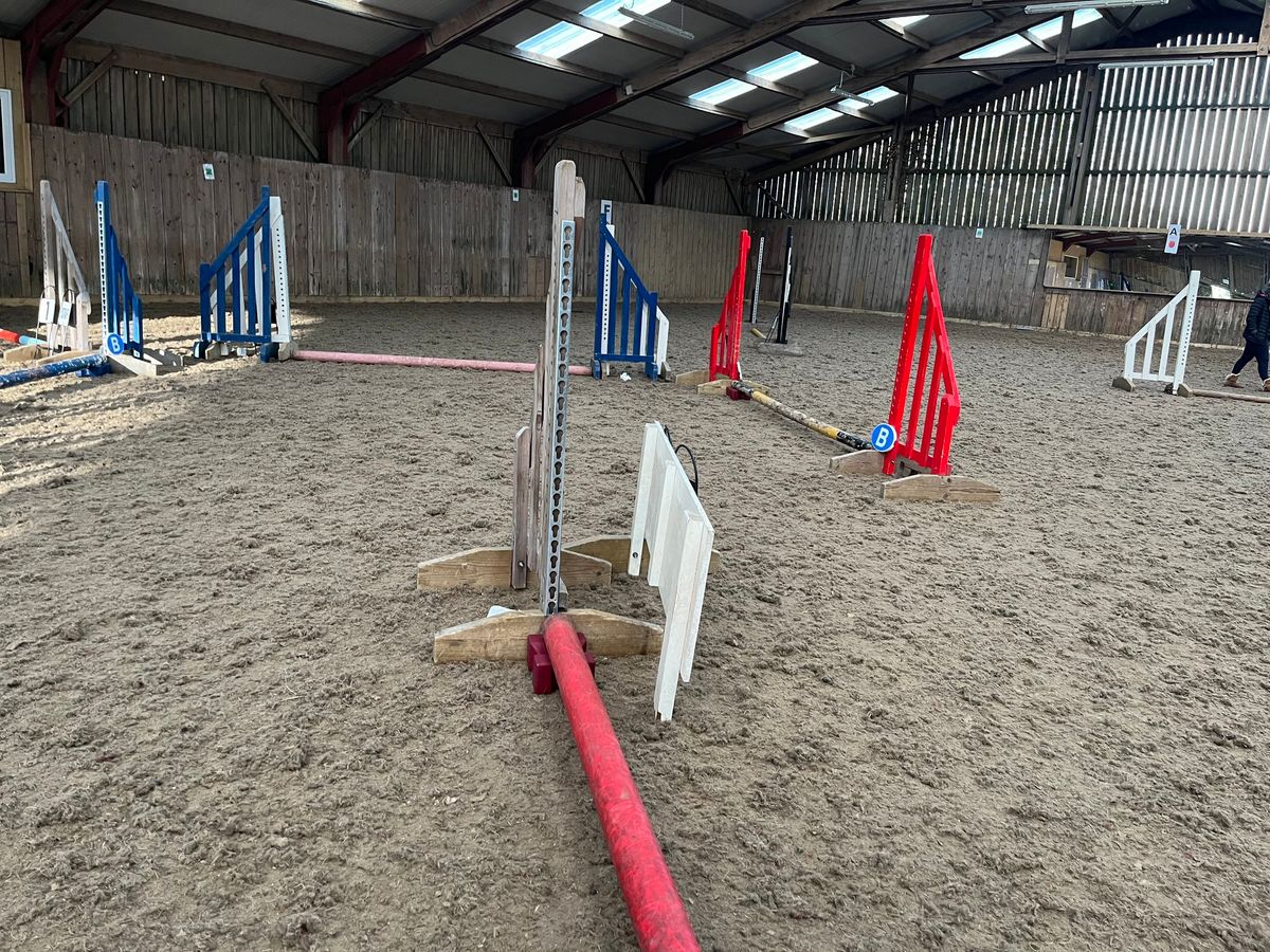 Indoor Showjumping at Chiverton 