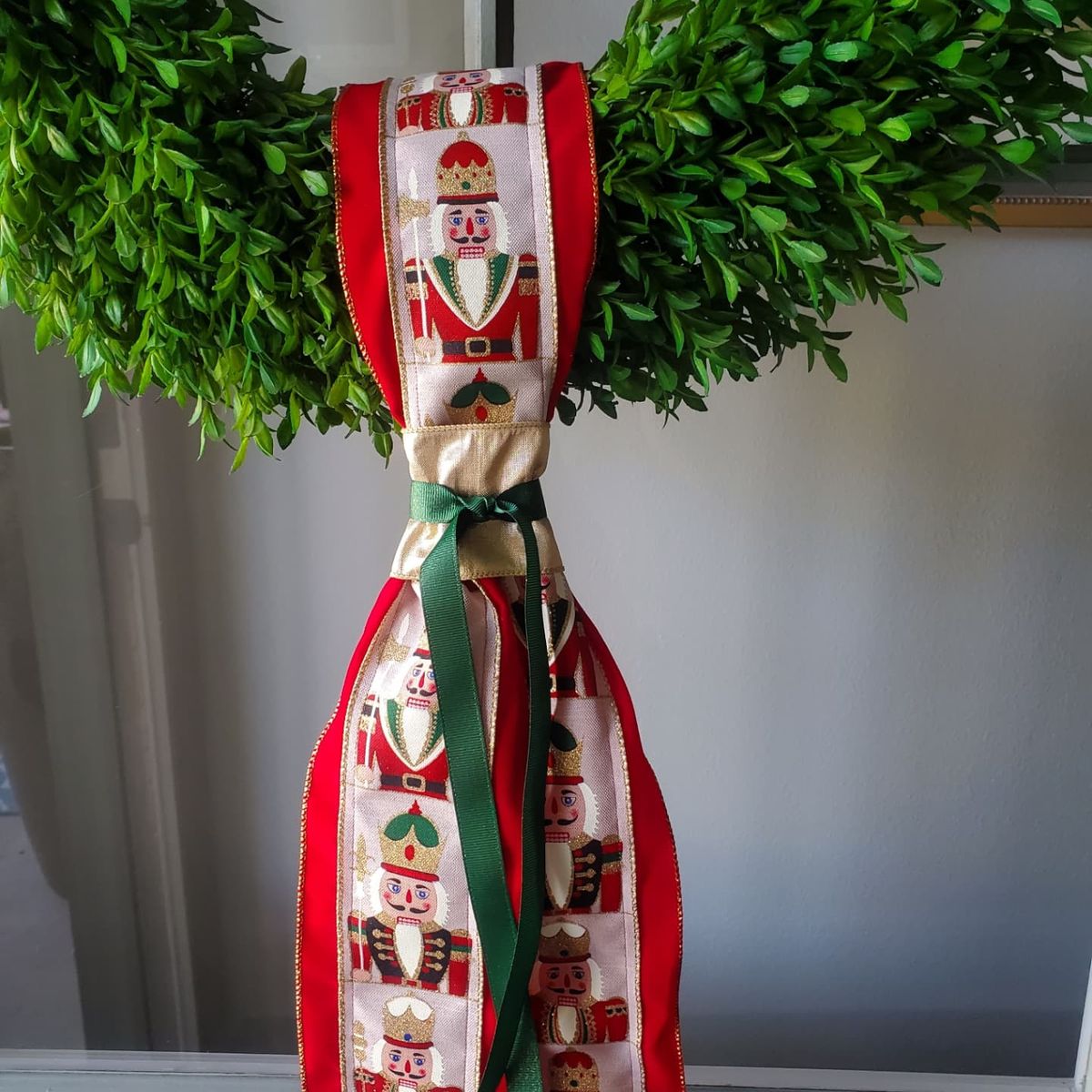 New Christmas velcro wreath sashes holiday pop up!