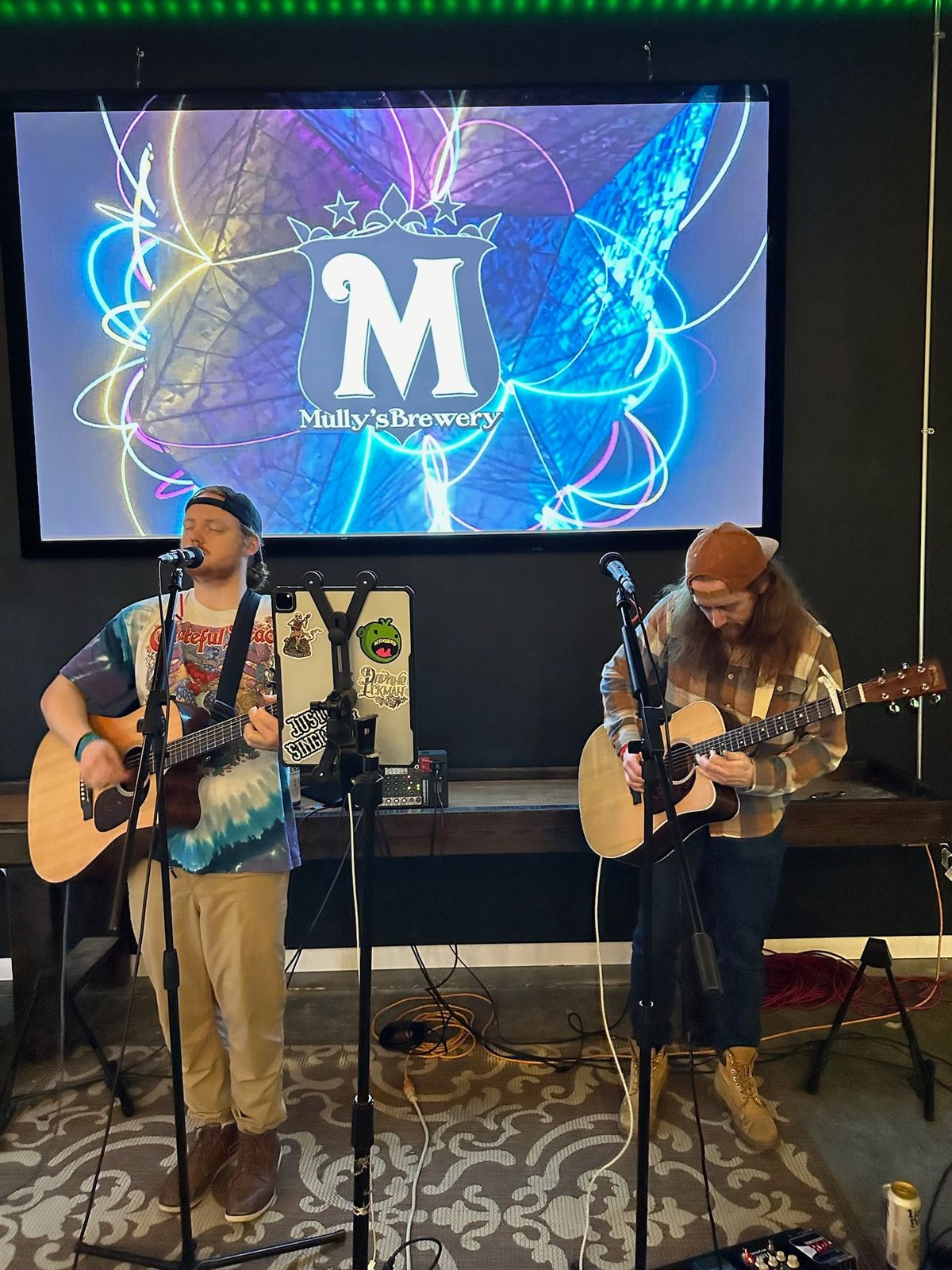 Hyland Brothers Live @ Mully\u2019s