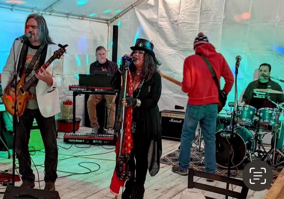 Lisa and The Fleetwoods at Bralie\u2019s 2