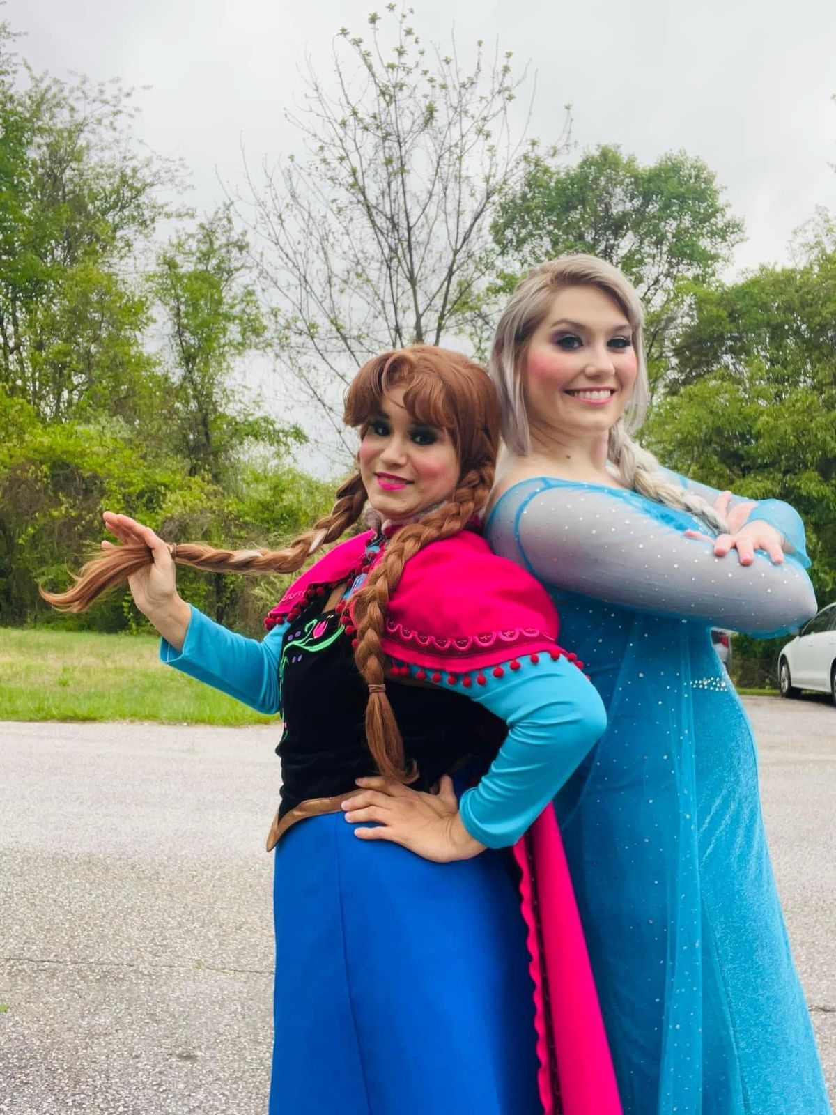 Anna and Elsa meet and greet at the Fall into Magic Festival 