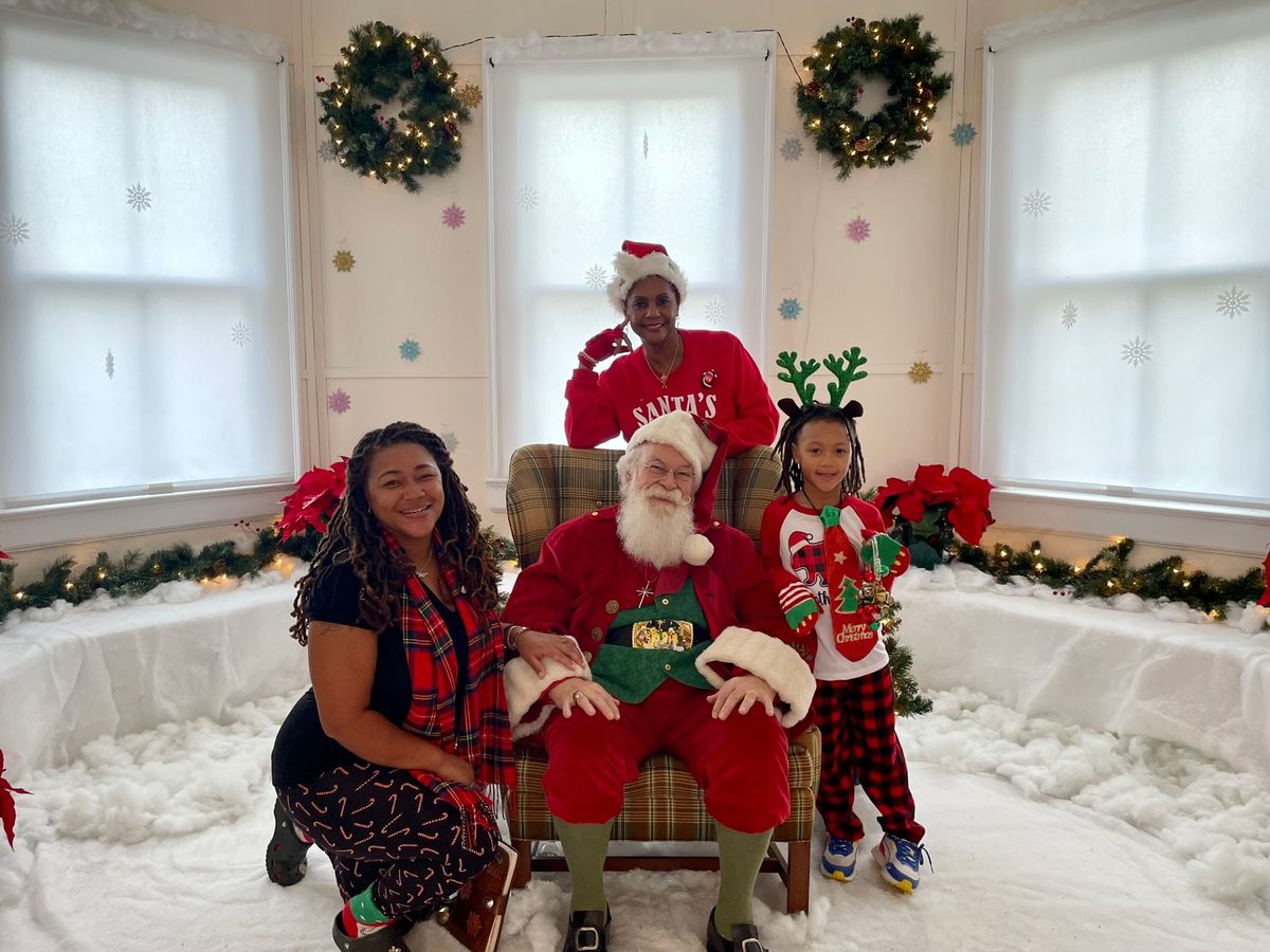 Sensory-Friendly Santa Visit in Little Red Schoolhouse (reservation require)