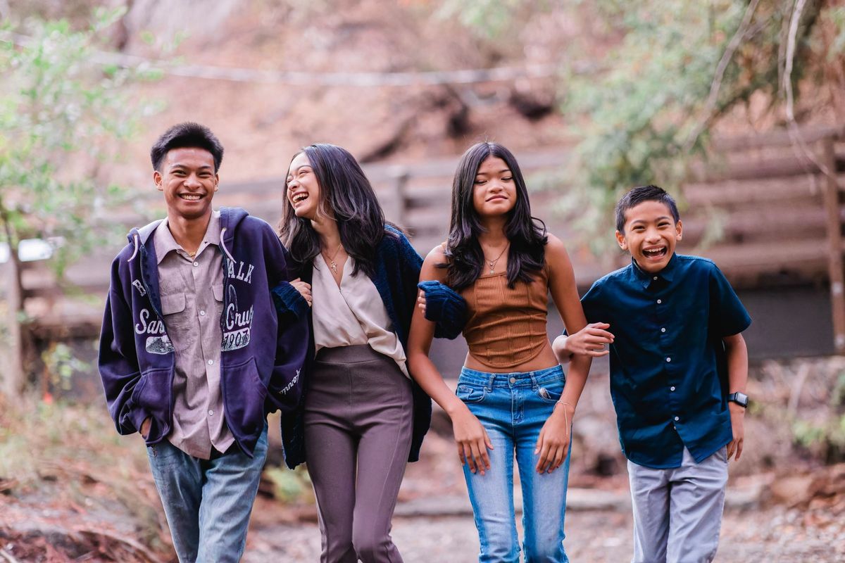 $300 Holiday Mini Sessions | Redwood Grove Nature Preserve