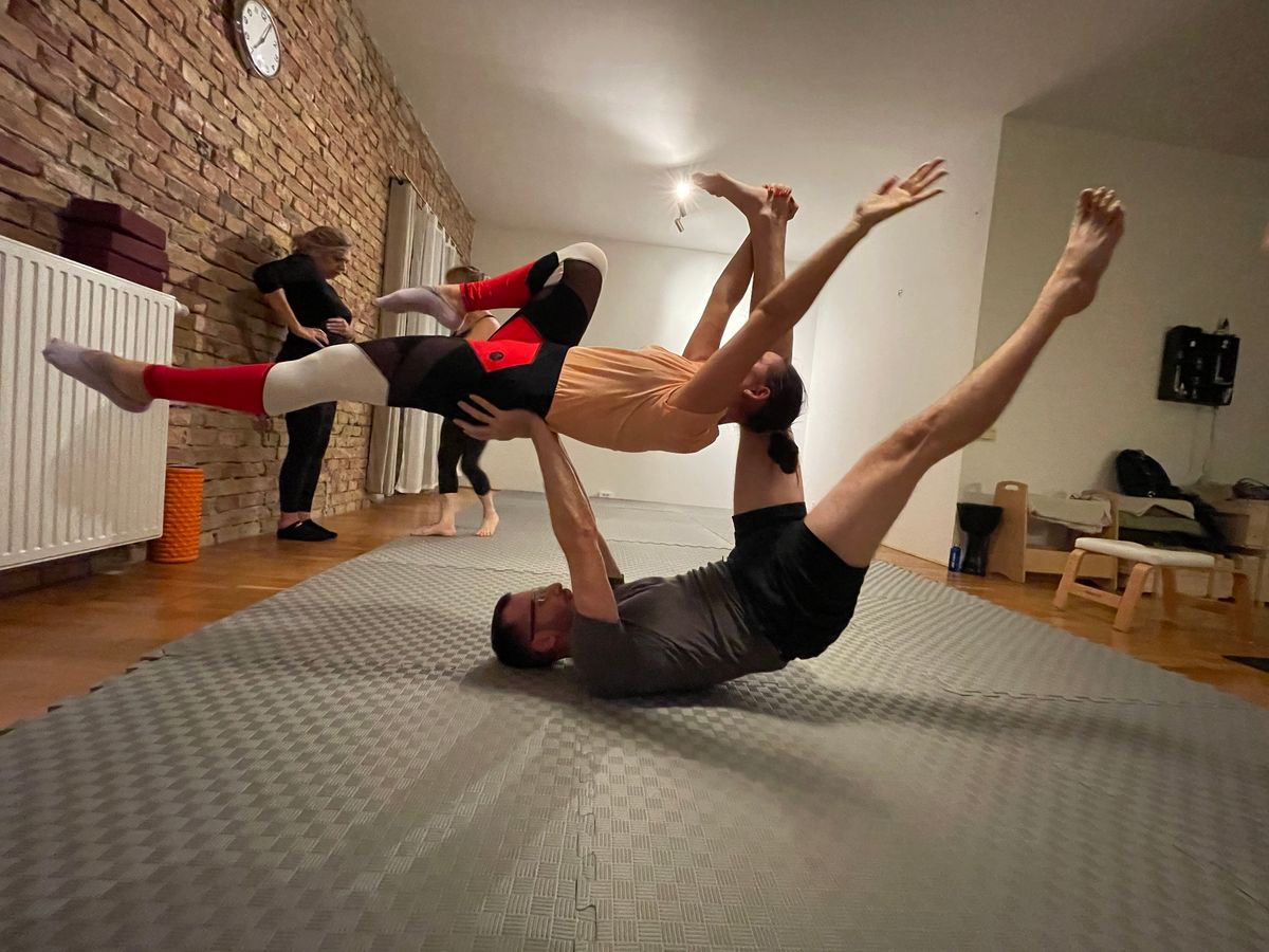 T\u00e9li Kezd\u0151 Acroyoga Tanfolyam 