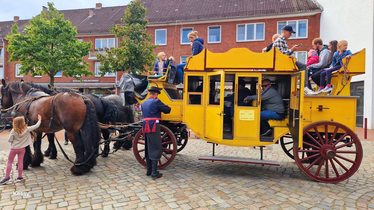 ? Herbstlicher Bauernmarkt und Weinfest auf dem Tibarg ?