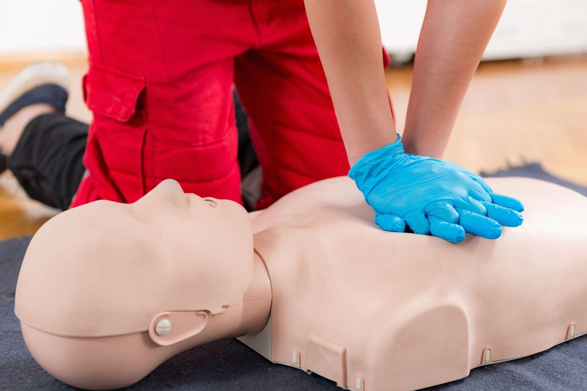 Red Cross First Aid\/CPR\/AED Class (Blended) r.21 - Austin Public Library