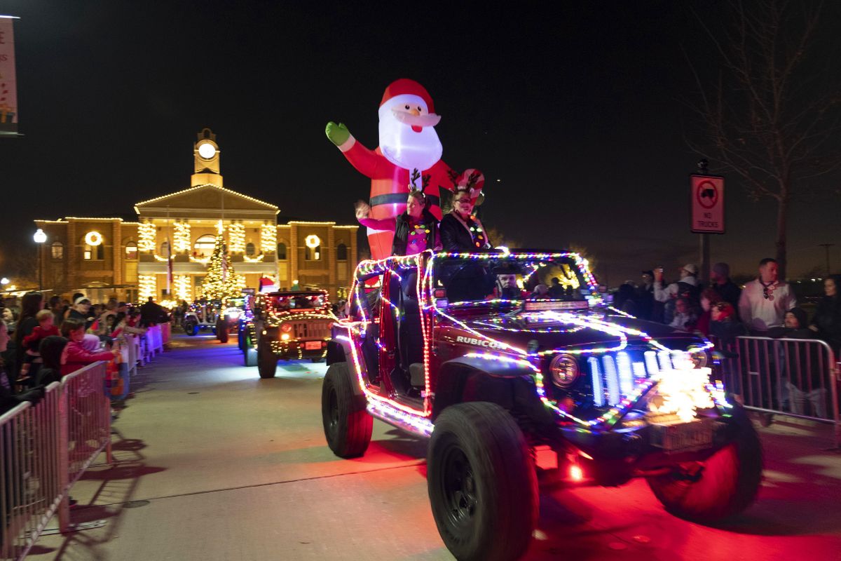 Roanoke City Christmas Parade 2022 City Of Roanoke Hometown Holiday - Christmas Parade Application, City Of Roanoke  City Hall, 4 December 2021