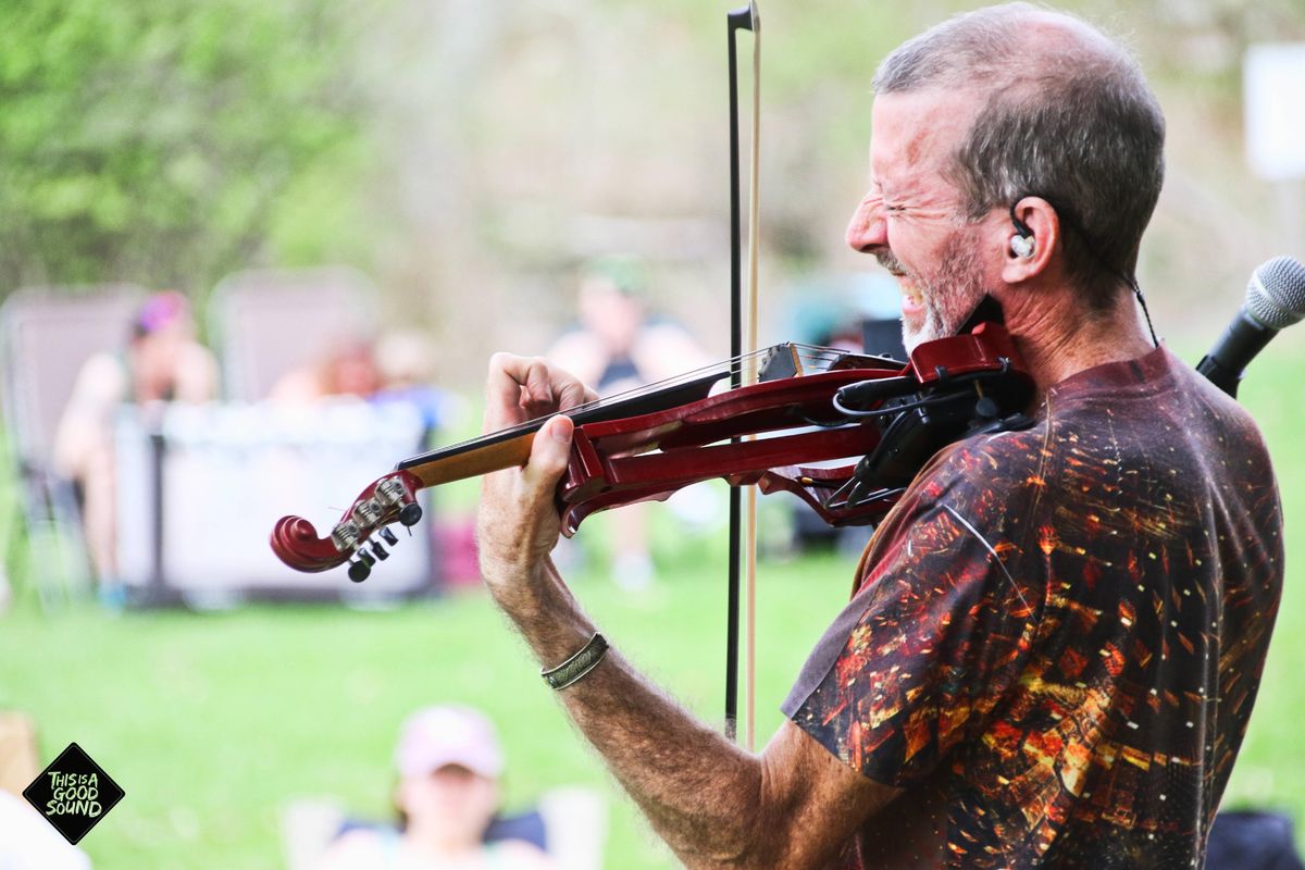 Dixon's Violin w\/ Hannah Rose Graves outside concert - Grand Rapids