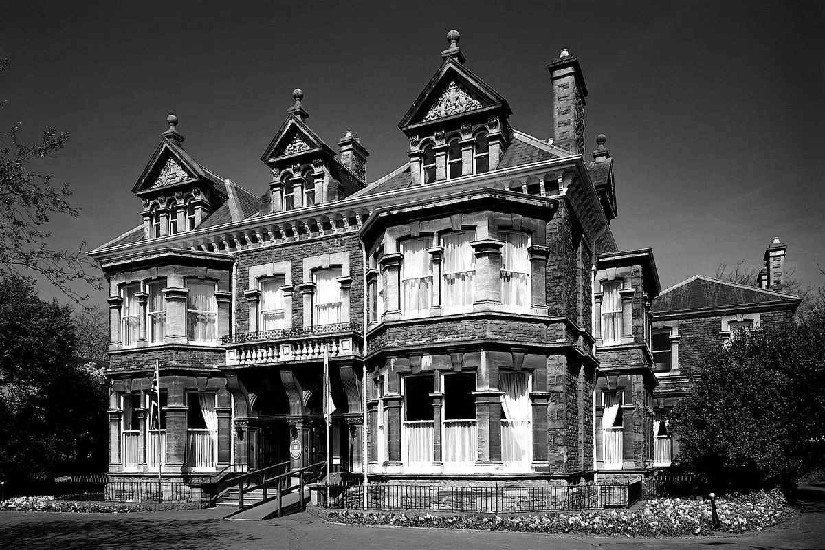 Overnight Ghost Hunt - Mansion House, Cardiff - Ghostly Nights