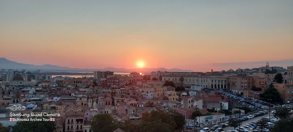 Castello al tramonto: Torri, Bastioni e Fortificazioni nel Medioevo.