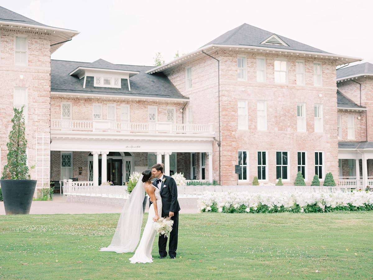 The Refined Bride: A Bridal Show at the Inn at Carnall Hall