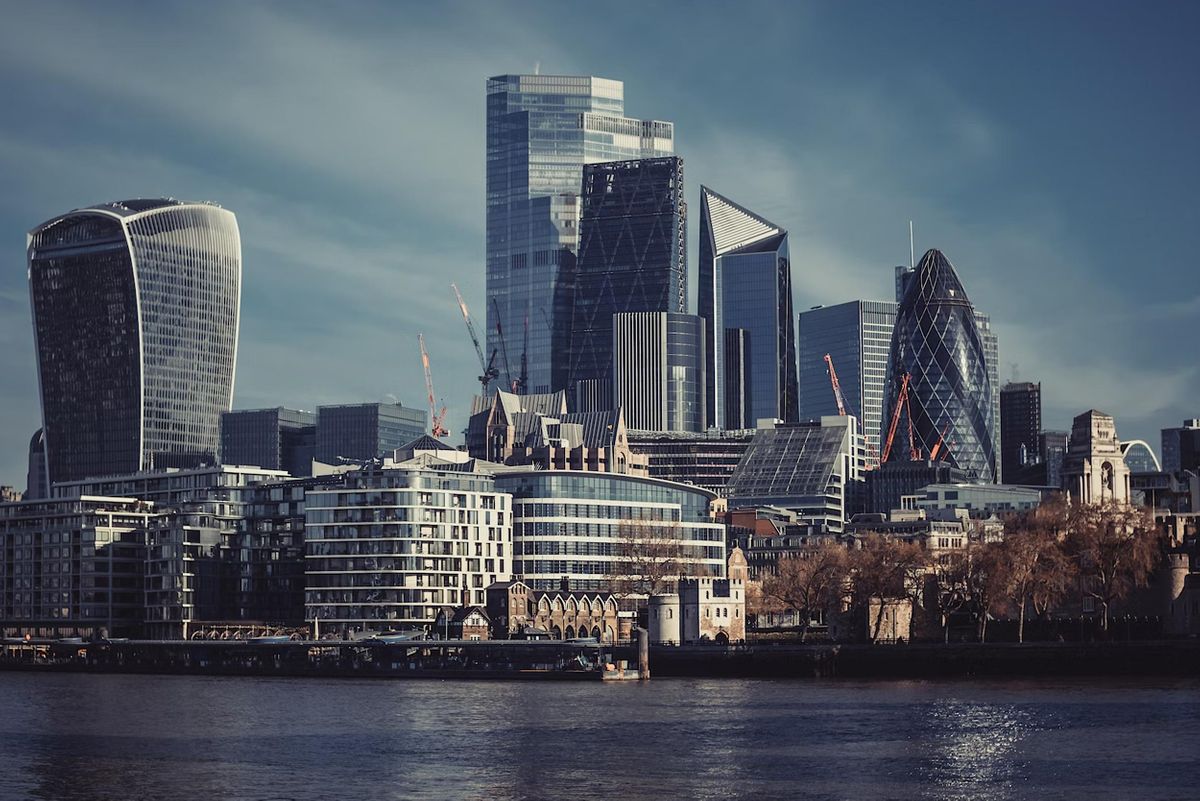 Fun Mobile Phone GPS treasure hunt of City of London and Tower of