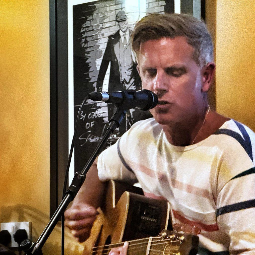 Neil Jones acoustic Christmas gig