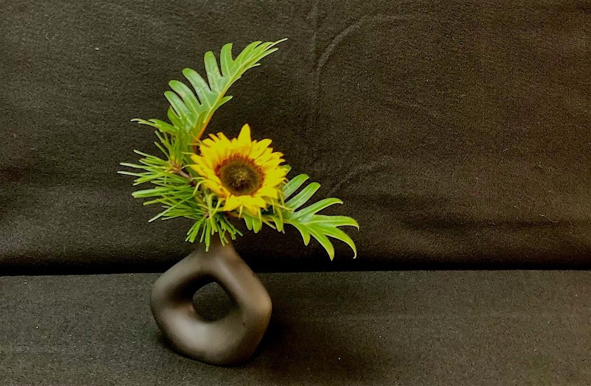 Ikebana - Petite Japanese Flower Arranging