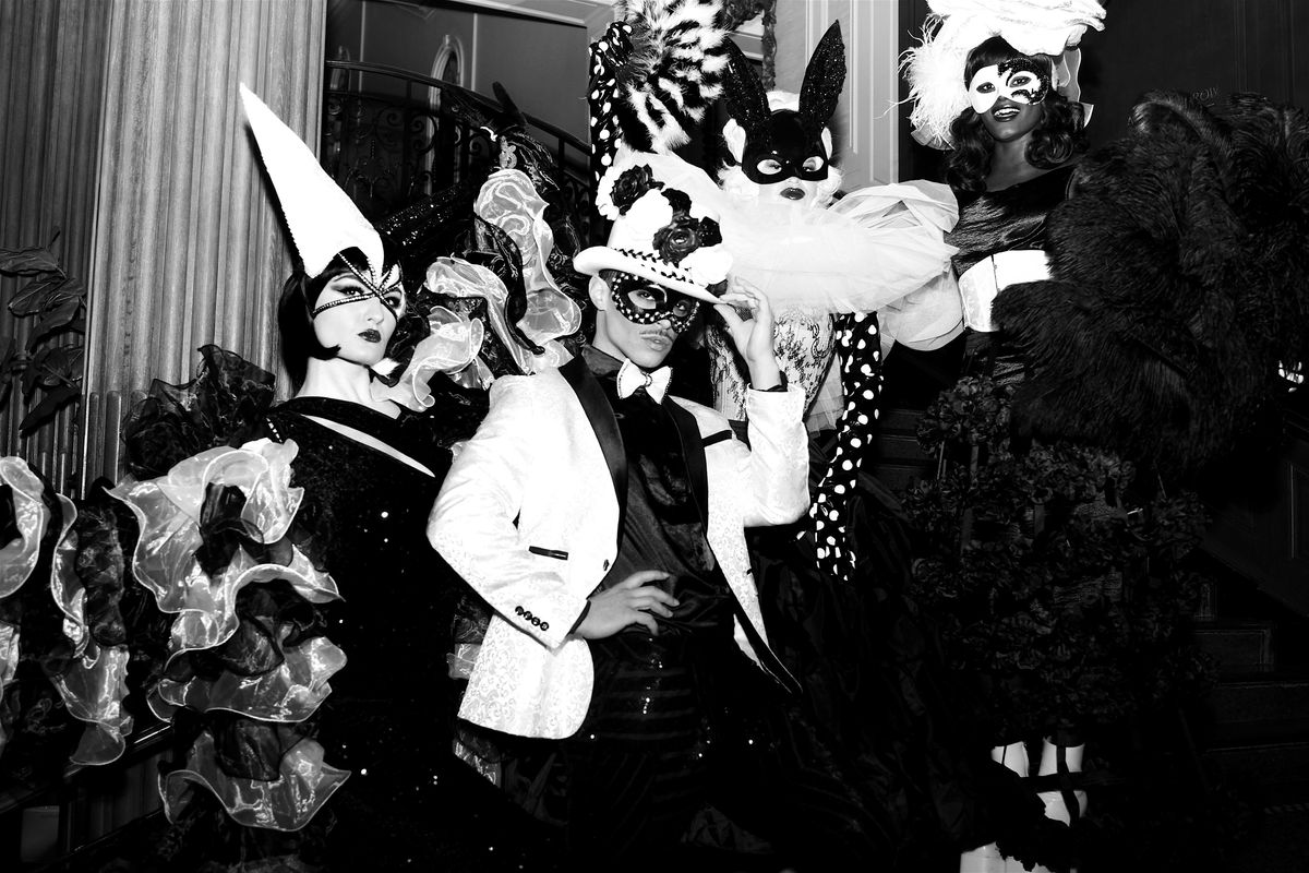 Halloween at W Bellevue: Black and White Soir\u00e9e