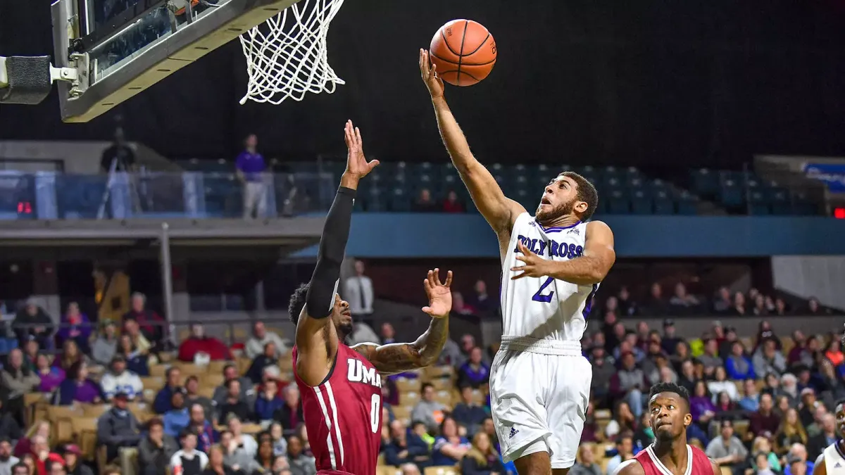 Holy Cross Crusaders at UMass Minutewomen Womens Basketball