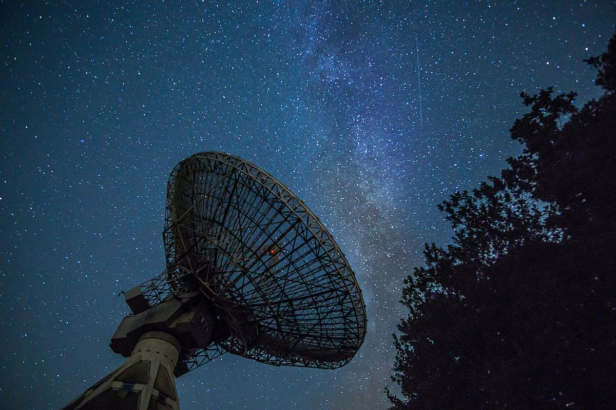 Cosmic Life: Astrobiology & the Search for ET Life With Dr. Graham Lau