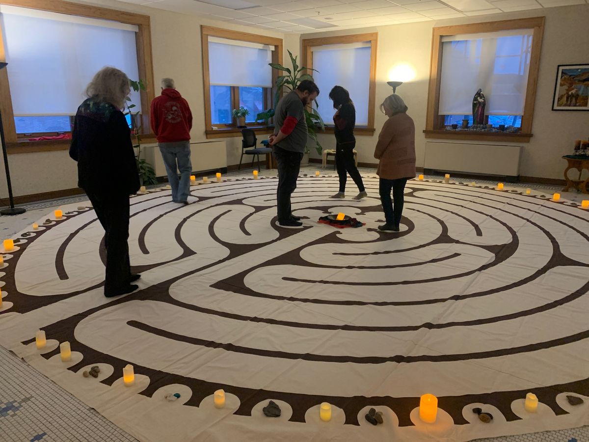 Winter Labyrinth Walk (in-person) 