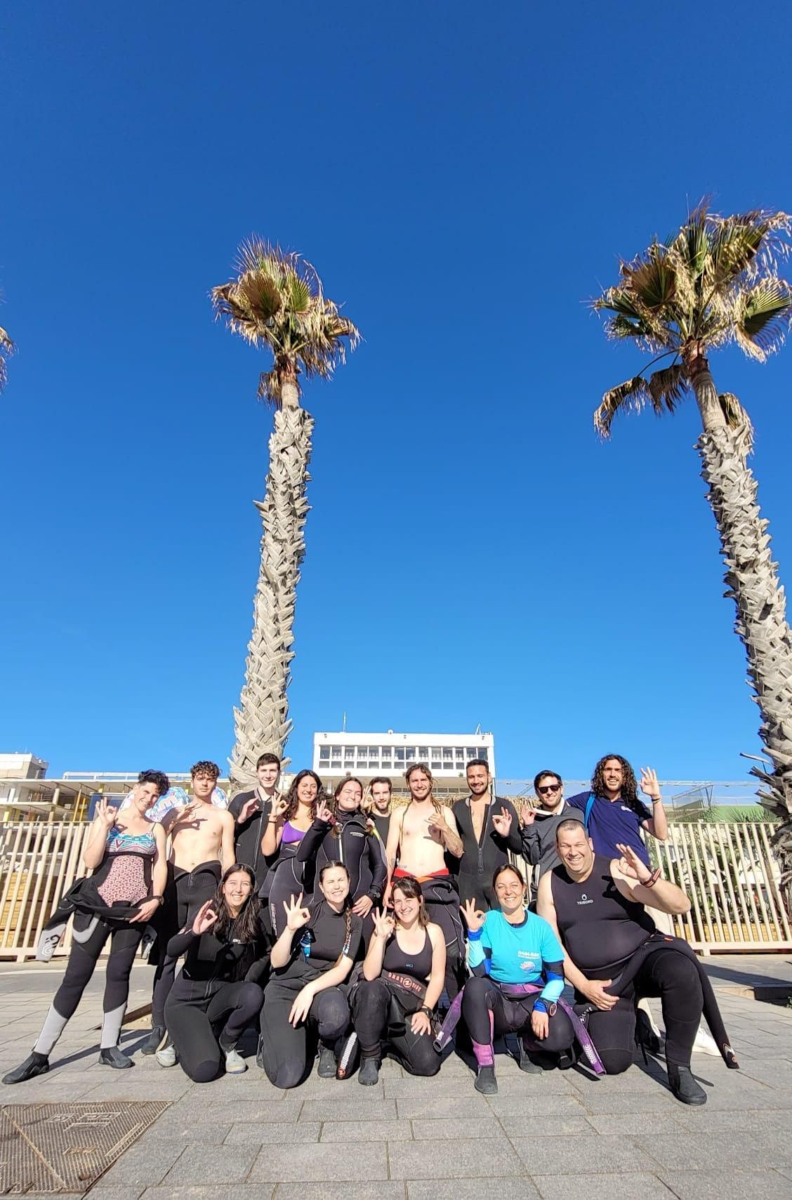 Snorkel en la playa de Sant Sebasti\u00e1 Barcelona