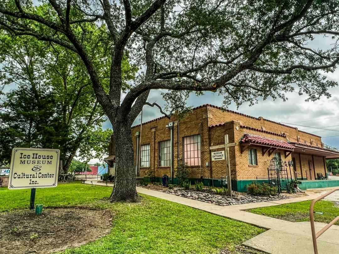 Pickers Heaven - Yard Sale at the Museum 