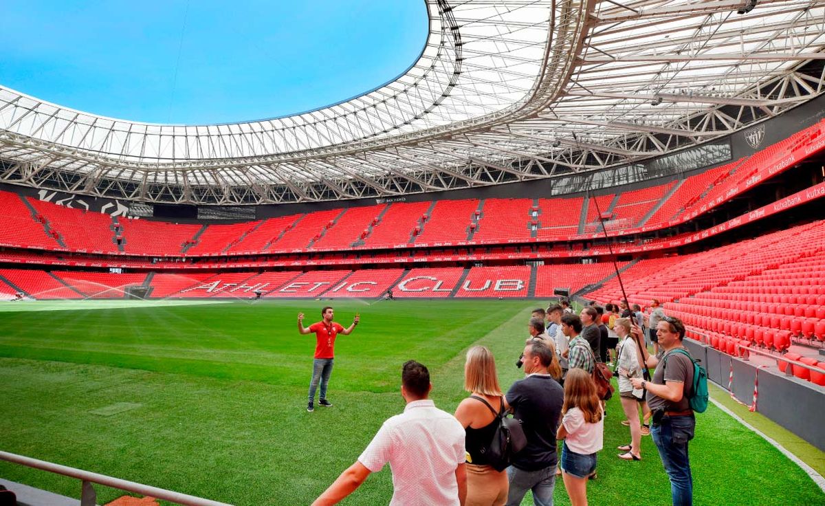 Athletic Club Bilbao vs FC Barcelona at San Mames Stadium