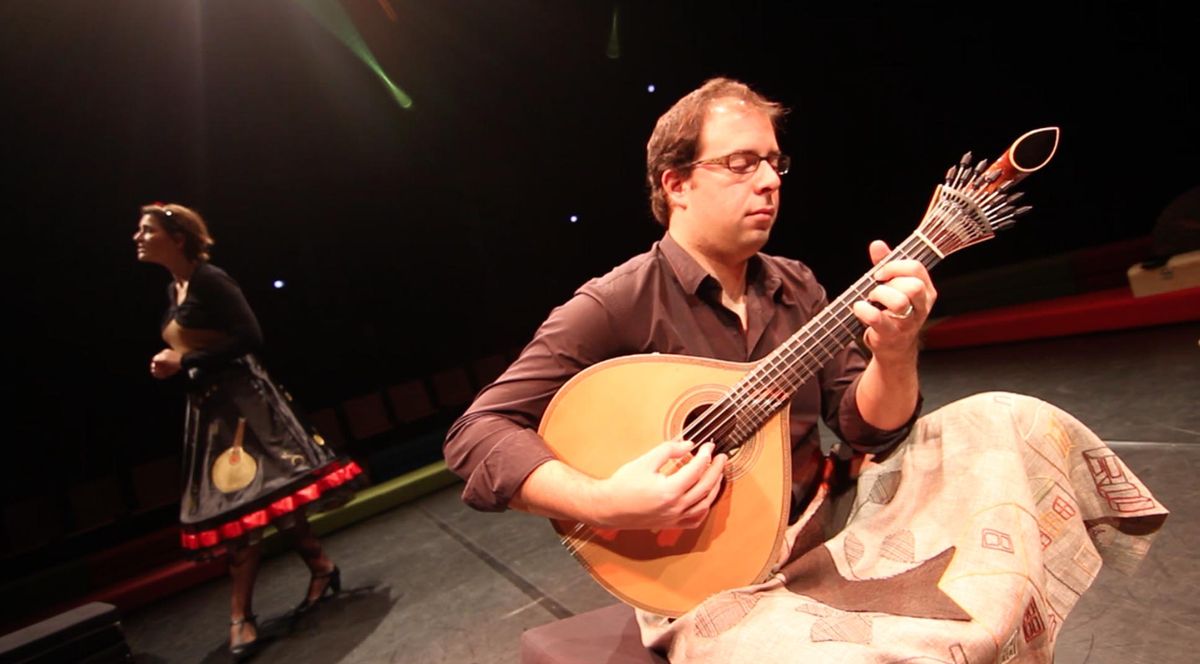 Concertos para Beb\u00e9s \u2013 Uma m\u00e3e FADO e um pai GUITARRA