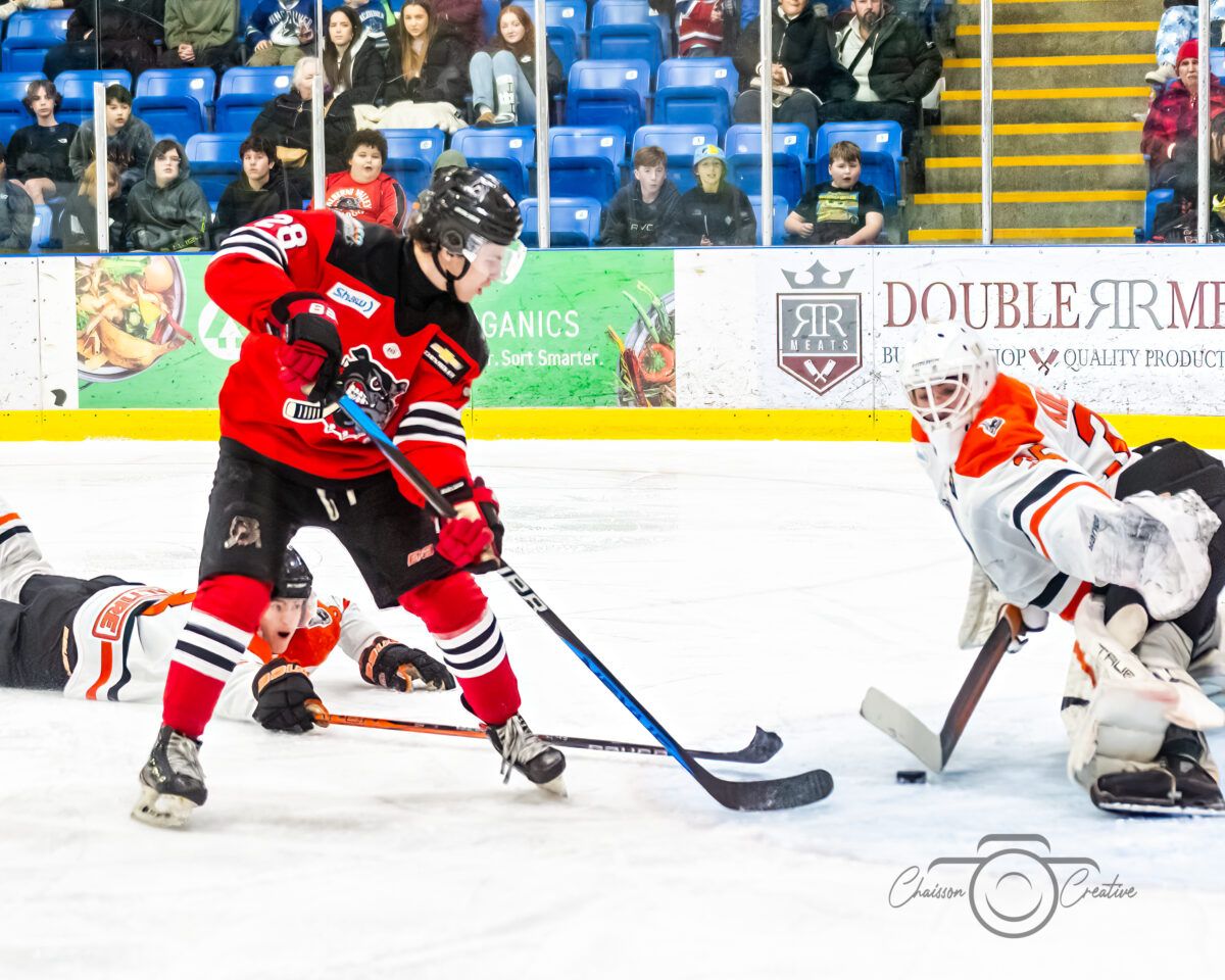 Alberni Valley Bulldogs at Nanaimo Clippers at Frank Crane Arena