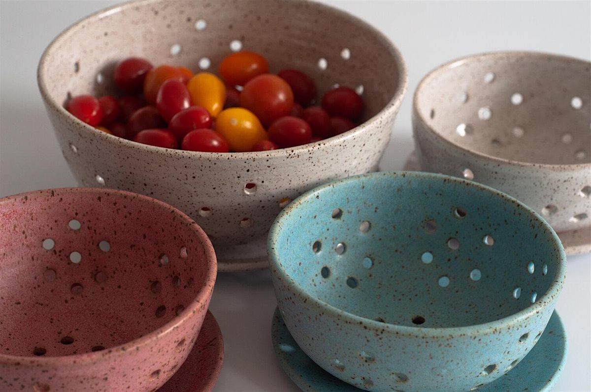 Make Berry Bowl on Pottery Wheel for couples