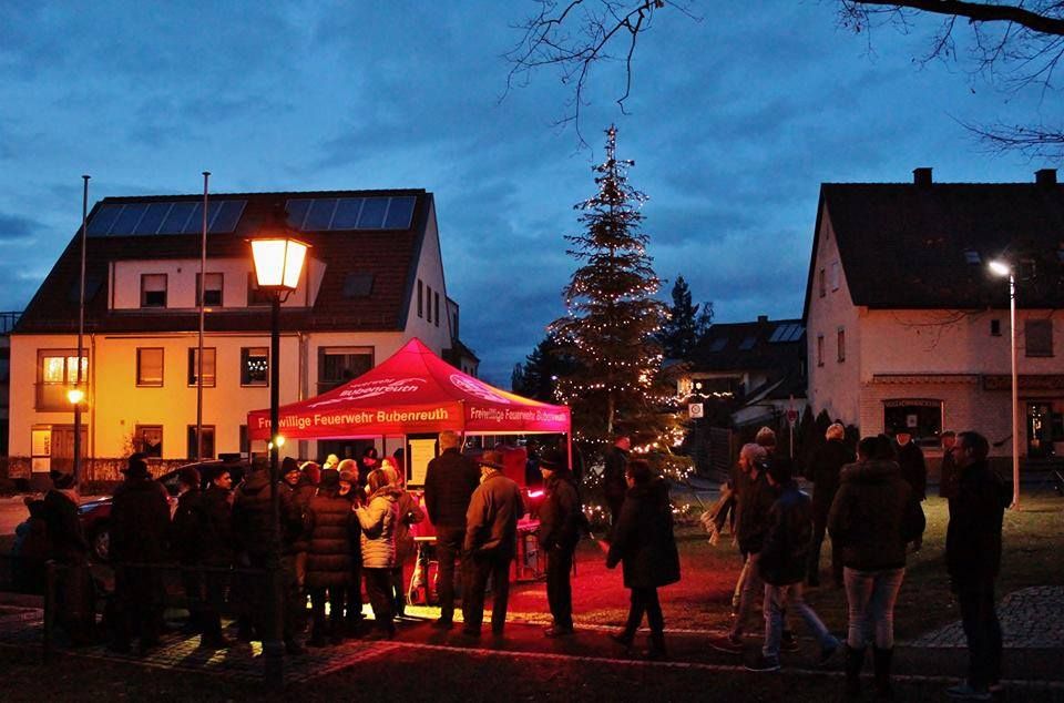 Gl\u00fchweinstand traditionellen Weihnachtsfeier der Gemeinde