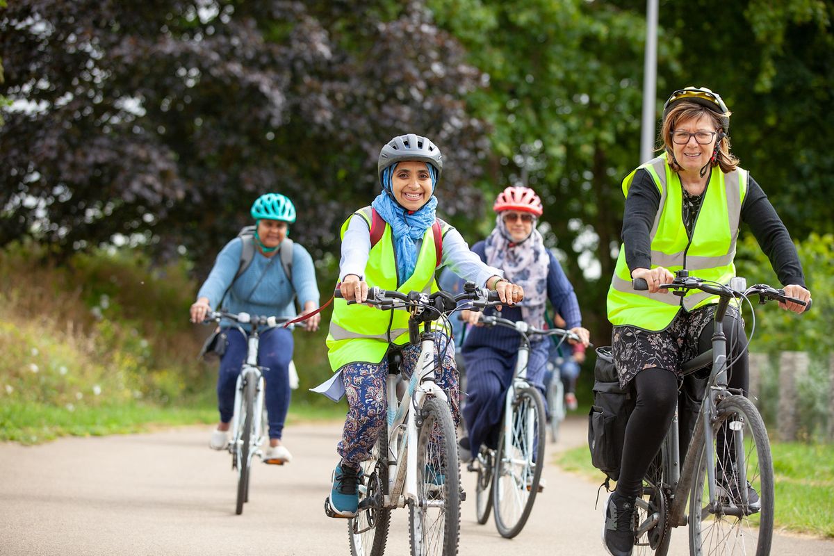 Beginners+ Ride Brill Place to V&A for a talk on fashion, Brill Place ...