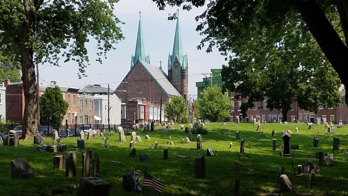 10 cemeteries tour in Fishtown