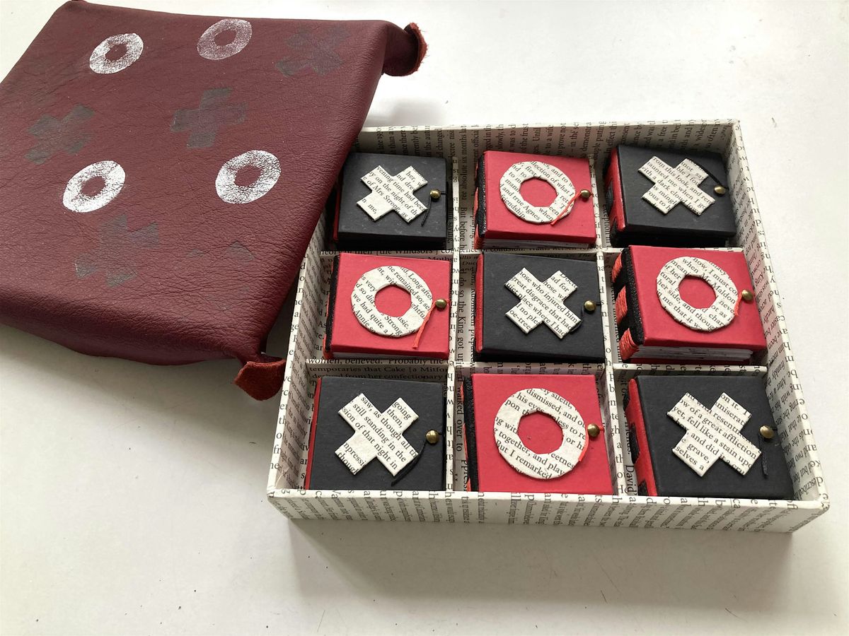 NOUGHTS and CROSSES game - Set of 9 handmade books in a box - Bookbinding W