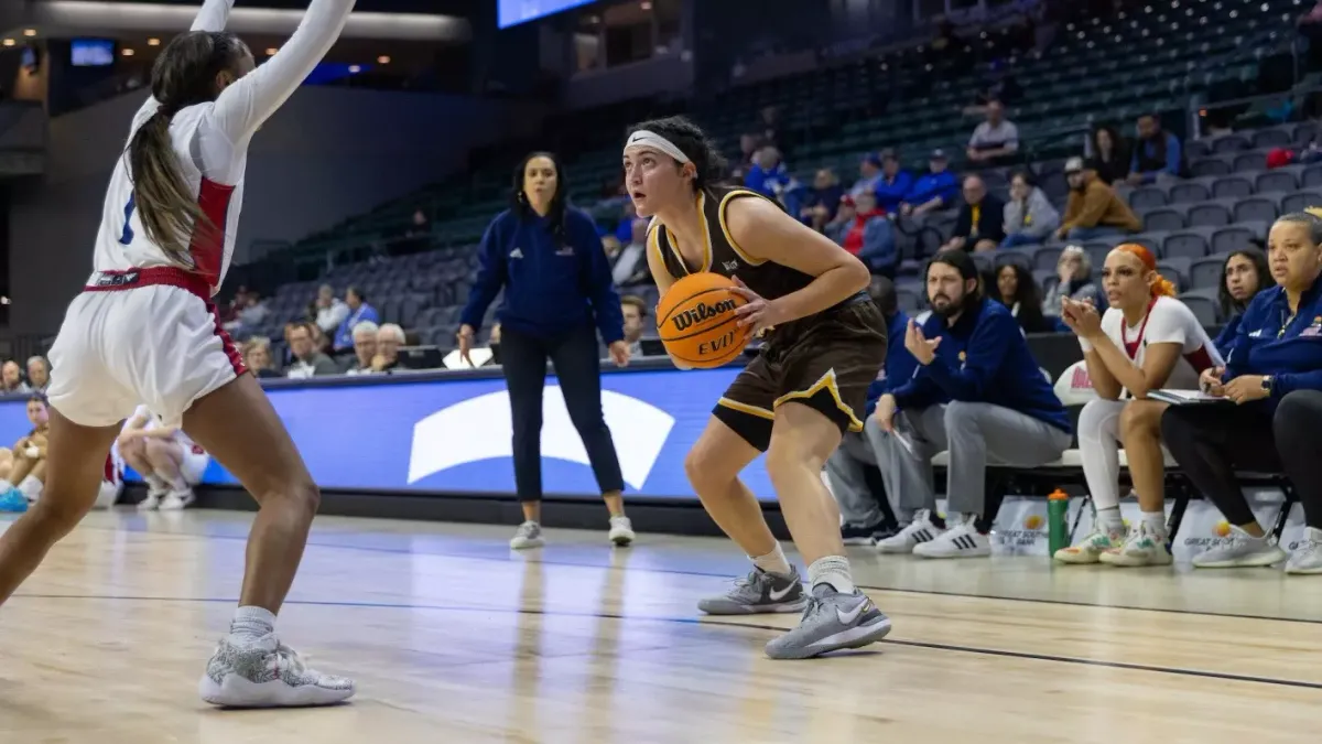 Valparaiso Beacons at Western Michigan Broncos Womens Basketball