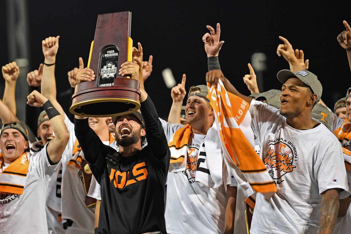 Tennessee Volunteers at LSU Tigers Baseball