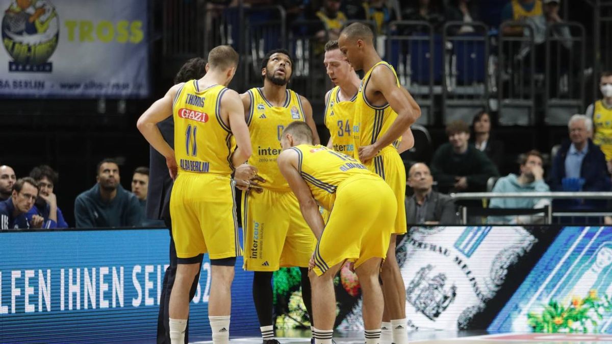 Bayern Munich at Alba Berlin at Uber Arena